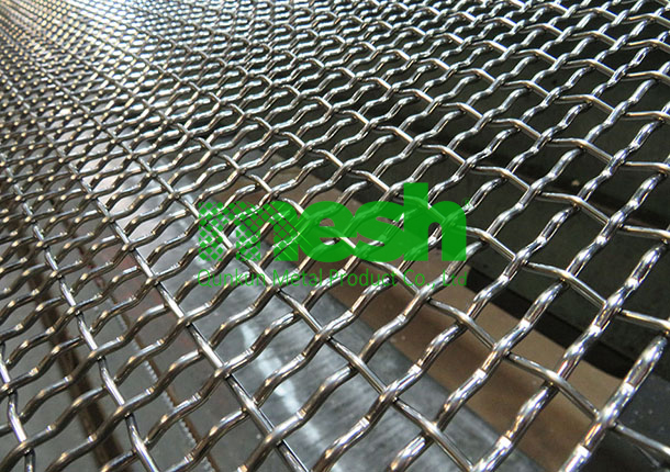 Crimped Wire Mesh vs. Welded Wire Mesh: Making the Right Choice