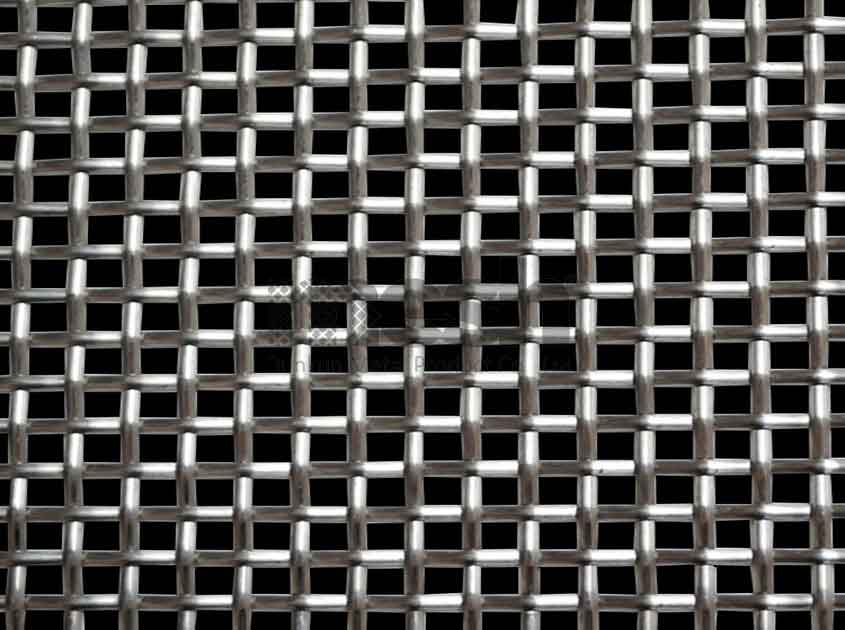 Investigating Durability: Crimped Wire Mesh in Outdoor Applications