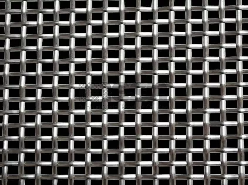 Investigating Durability: Crimped Wire Mesh in Outdoor Applications