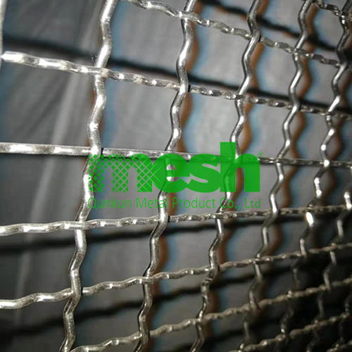 Investigating Durability: Crimped Wire Mesh in Outdoor Applications