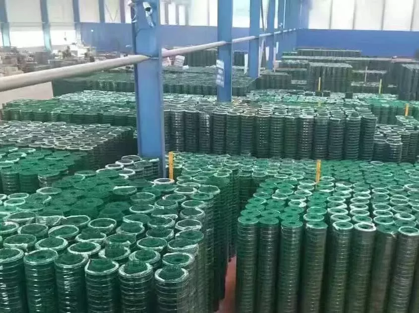 Welded Wire Mesh Rolls: Versatile Fencing Reinforcement Material