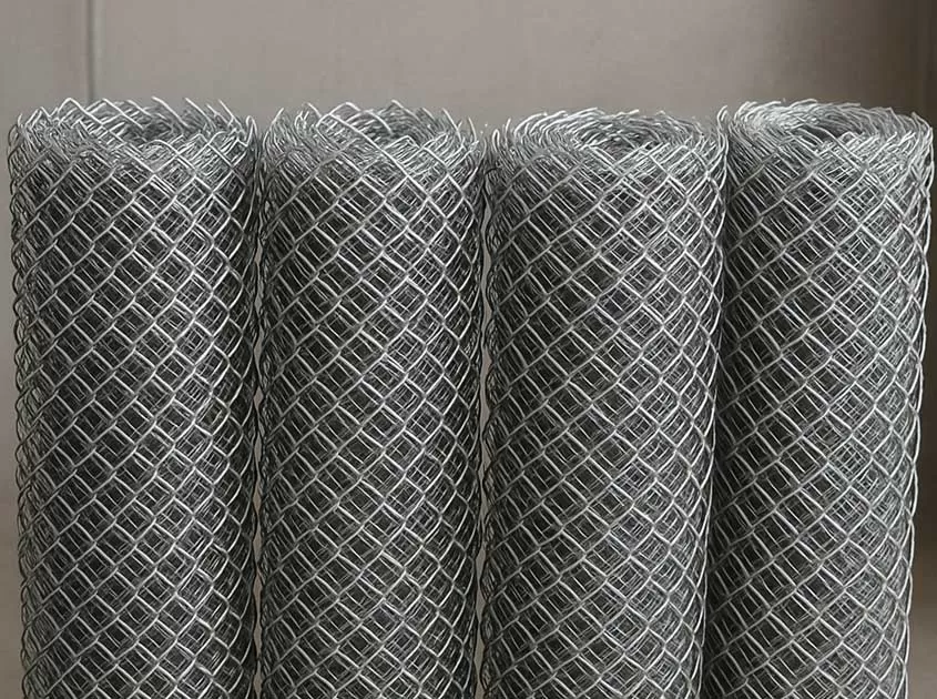 Chain Link Fence Rolls – Flexible, Cost-Effective Solutions for Global Projects Chain Link Fence Rolls – Flexible, Cost-Effective Solutions for Global Projects