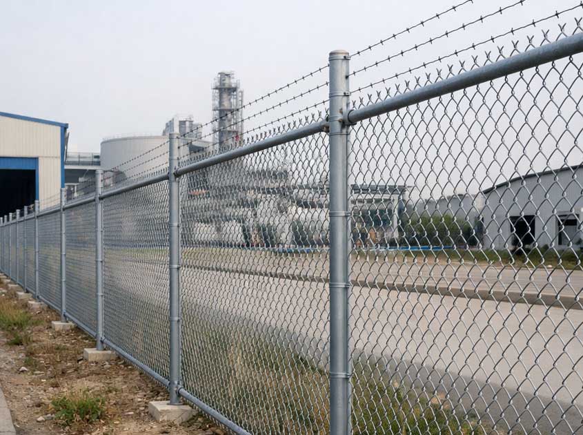 Chain Link Fence Maintenance Tips for Corrosion Resistance Chain Link Fence Maintenance Tips for Corrosion Resistance