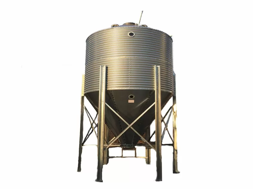 Feed storage farm silo