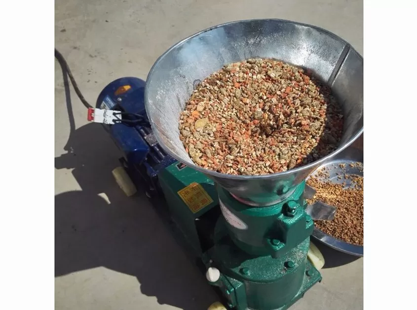 Plate mould pellet machine