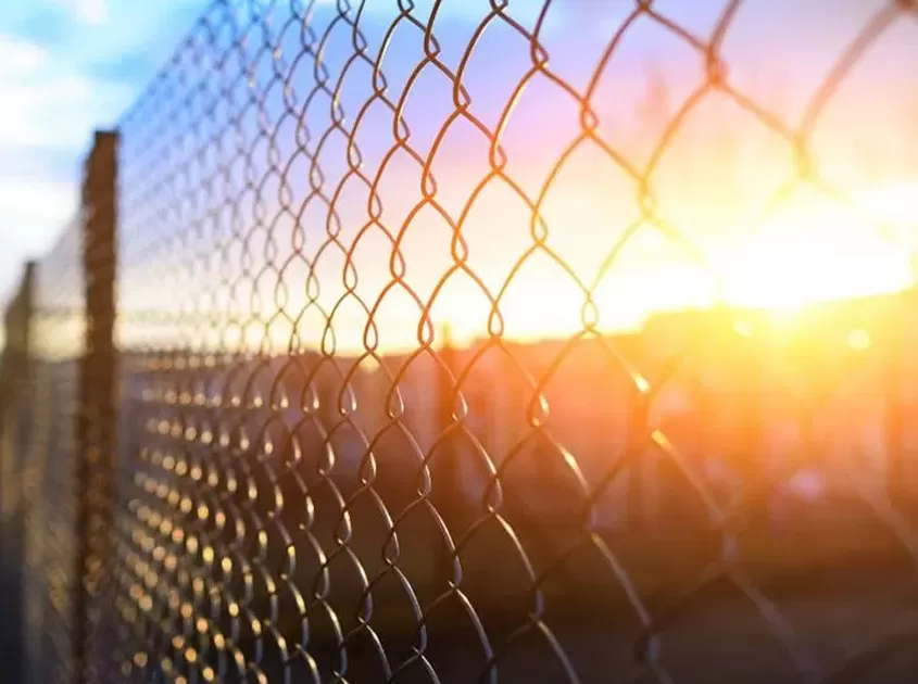 How to Repair a Chain Link Fence?